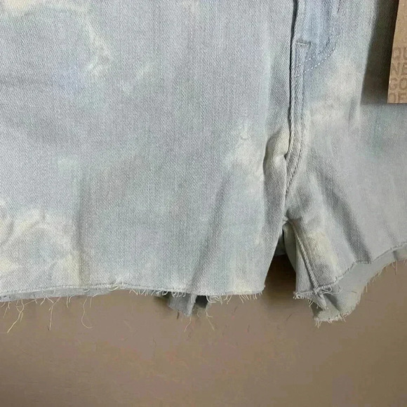 Levi's High Rise Bleached Wash Shorts Size 30 - Picture 4 of 14